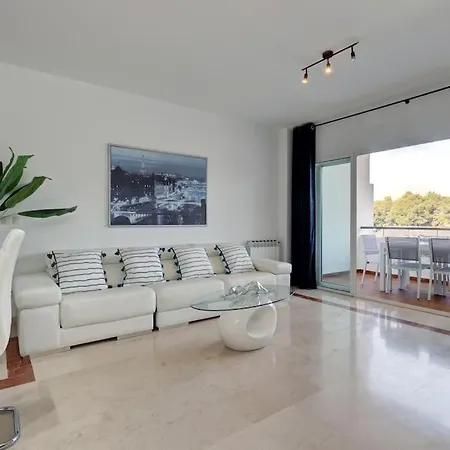 Stunning Duplex 5 Minutes From Puerto Banus Apartmán