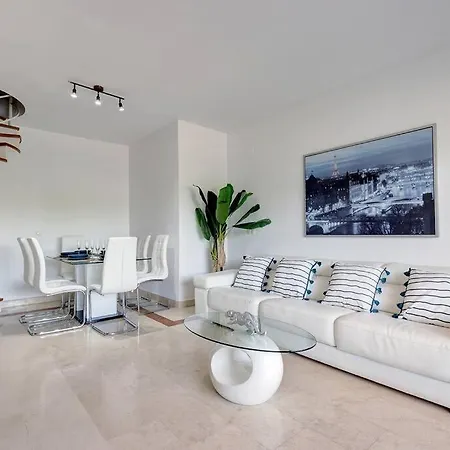 Apartmán Stunning Duplex 5 Minutes From Puerto Banus *